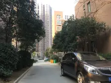 金水区,地铁口,电梯洋房。毛坯房。