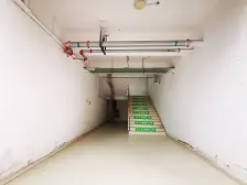 小高层顶楼跃层,有露台,小区离轻轨站近龙湖天街