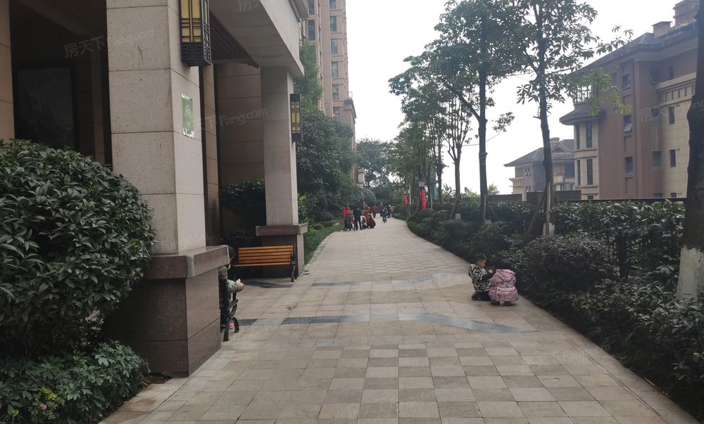 华宇上院 4室2厅2卫 清水洋房 117万限时急售,重庆渝北照母山华宇上院