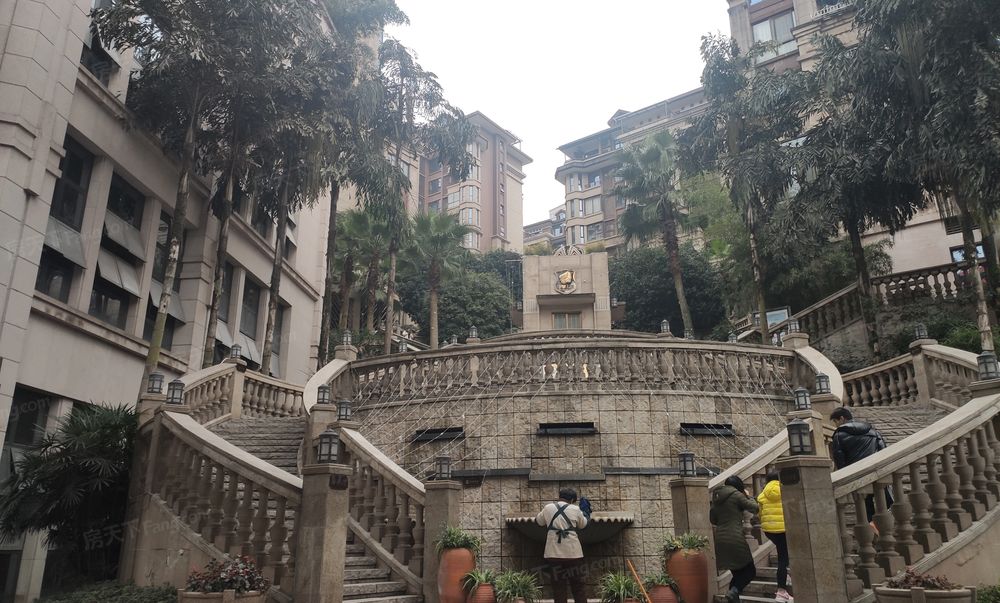 华宇上院 4室2厅2卫 清水洋房 117万限时急售,重庆渝北照母山华宇上院