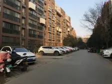 满5年 3室双卫 地铁5号线600米 双气地暖 诚心出售