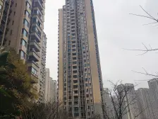 照母山万科品质 朝中庭两房 带家具家电 诚心出售