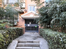 卧龙花园一区 4室2厅 南 北