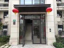 近水楼台先得悦,2房朝南厅朝南,精致装修,看房便利,业主心诚