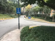 北滨路坐北朝南 看小区两房 户型方正 带院馆