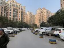 此房为电梯洋房,三室两厅两卫,采光通风良好