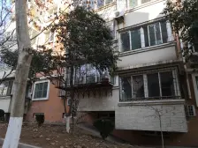 卧龙花园一区 2室1厅 南 北