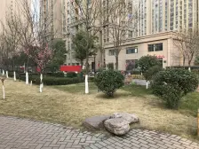 户型方正,南北通三室,业主出租,看房预约