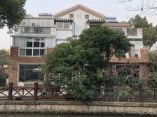 碧园联排边套花园200平位置好