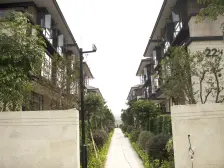 纯别墅小区,低密度居住舒适,星汇翠峰联排别墅!