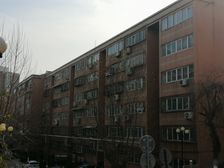 户型方正 全明户型 有地下室 环境优美 六七复式