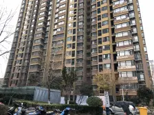 地铁口标准两房、全明户型、满五年、业主 诚心出售