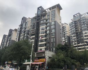 高桥,双地铁口300米,精装一房,带燃气,纯住宅70年