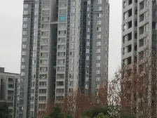 融汇大盘,正规三居室,无浪费空间,随时看房。