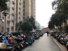 房子满两年 精装修 双气 拎包入住 业主诚心