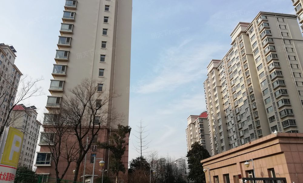 千佛山下环山路大众嘉园房龄新电梯小高层精装三室南北通透急售