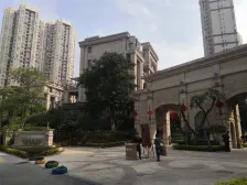 湖边水库片区。封闭式小区,南北通透,使用使用面积大