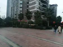 锦绣江南精装修全套家具家电直接拎包入住