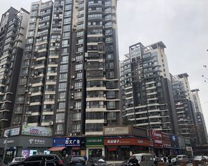 舒适园林小区一梯两户洋房,中间楼层精装修