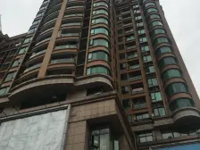 南海颐景园 中间位置 正望一线湖景 高层 精装四房