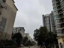 正荣精装修小三房 房型方正 出入方便 南北通透 小区出入口