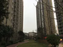 开祥御龙城 中间楼层 商业配套齐全 房龄新 满五 小三房