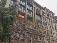 洋房顶跃,实得250平以上,精装100多万,看江带车位