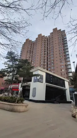 青云映山实景图