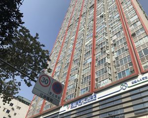 红墙国际1室1厅东南