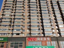 金马路轻轨站旁封闭小区精装修小高层一梯两户三室