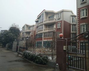 此房满二年,没有贷款,看房方便,小区安静