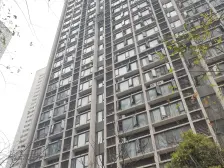 精装一室轻轨房,价格美丽,拎包入住