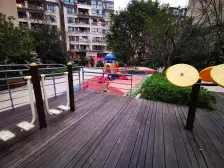 纯洋房组团,精装修三房双卫,近轻轨,配套齐全