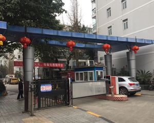 蔚蓝花城A区2室1厅东南南