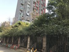 红墙国际3室1厅东南东北