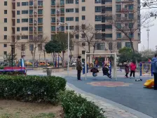 七里河旁 立体世界 小区中间位置大平层