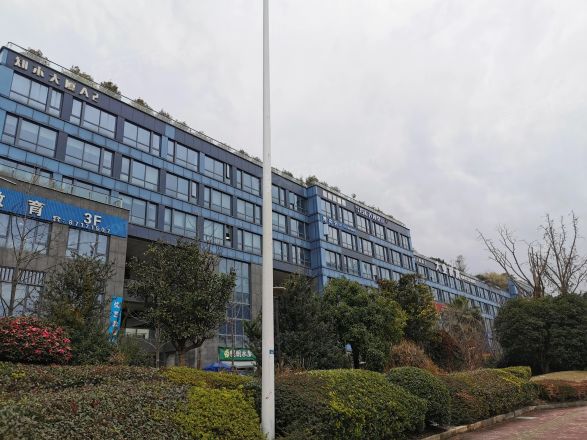 知本大厦实景图