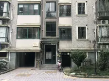 南北通,近百联商圈,电梯方便上下楼,小区环境优美。