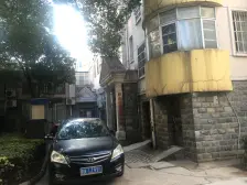 庐山花园锦绣苑 南北通透,采光好 装修好,环镜优美 周边匹套完善,,出行方便