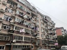 精装修的顶楼加阁楼,房东泪撒当场,哭着卖