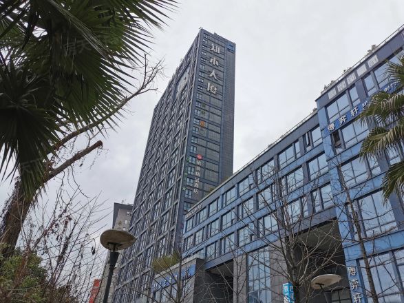 知本大厦实景图