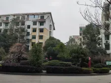 梦里水乡语花庭 南北通透,采光好 装修好,环镜优美 视野好,诚心出售