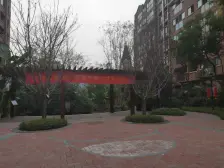 双碑地铁站旁,洋房社区,屋顶带阁楼,空间大