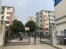 张江双子塔旁+南北通户型+13号线张江路地铁+花园位置