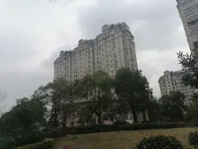 精装修大平层,全屋樱桃木的定制家具。