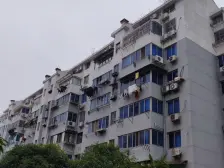 湖景花园 南北通透,采光好 装修好,环镜优美 周边匹套完善,,出行方便