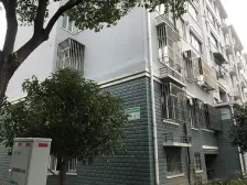 精装修,房东诚意出售,楼间距大