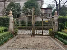 小区旁边 公园多 距燕鸣岛400米 环境好 物业负责