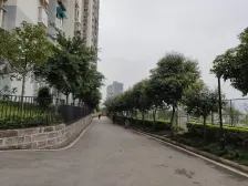 新华春天 3室1厅 东南