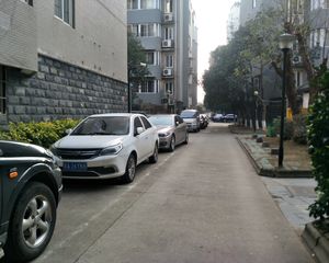 地铁口多层大三房 业主自住精装修 视野采光无挡 诚售